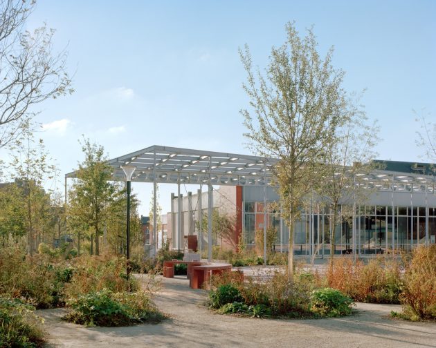 Gilly by CENTRAL + Plant & Houtgoed