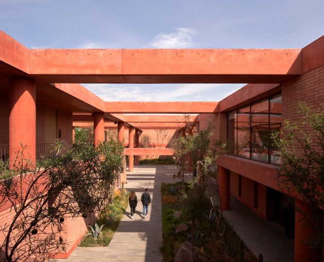 Academia Atlas by Sordo Madaleno Architects + Plantica
